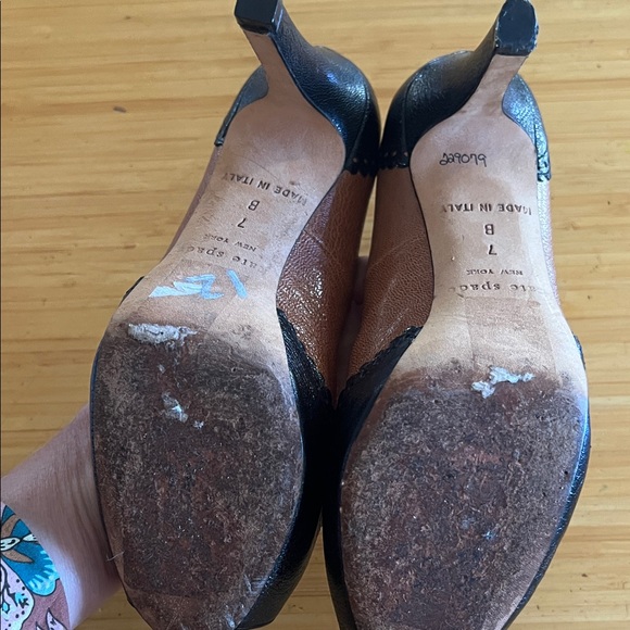 Kate Spade designer Black and Tan Peep Toe Heels made in Italy 7B - Picture 9 of 11